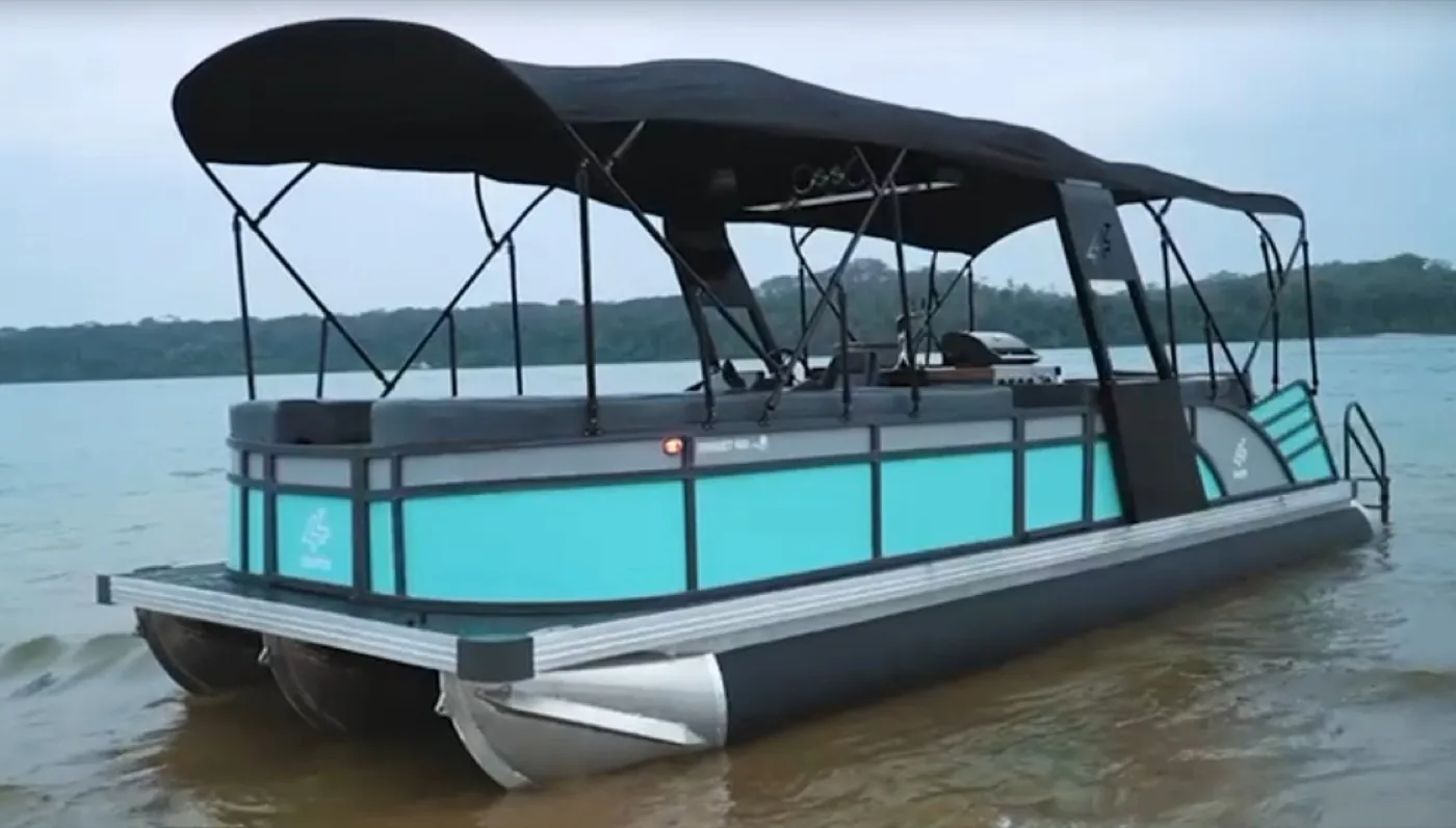 Pontoon Sunset 950